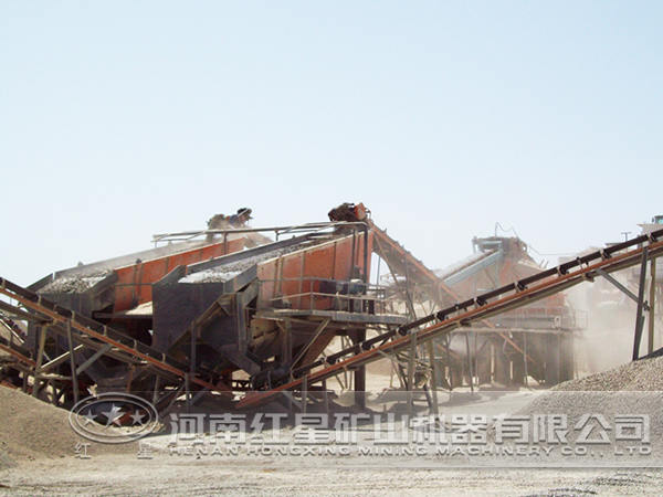 制砂生產(chǎn)線現(xiàn)場(chǎng) 制砂生產(chǎn)線現(xiàn)場(chǎng)