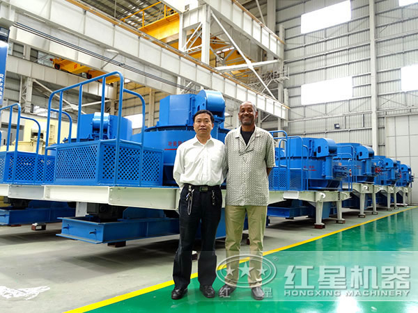 沖擊式破碎機(jī)生產(chǎn)車間 沖擊式破碎機(jī)生產(chǎn)車間