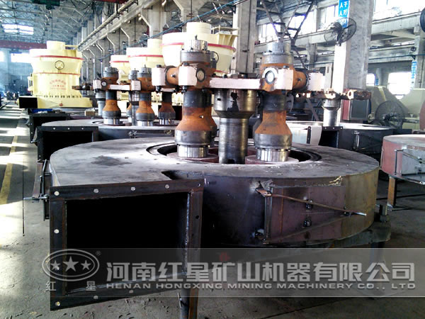 雷蒙磨粉機生產(chǎn)車間 雷蒙磨粉機生產(chǎn)車間