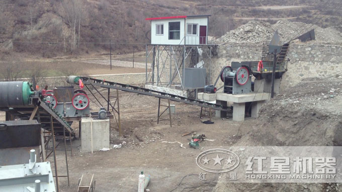 鄂式破石機應用現(xiàn)場 鄂式破石機應用現(xiàn)場