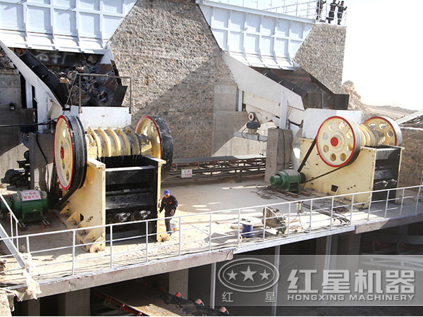 1500×1800鄂式碎石機生產現場 1500×1800鄂式碎石機生產現場