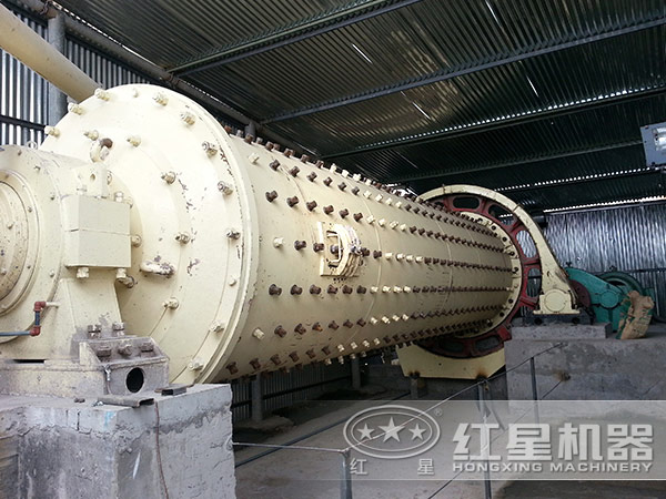 球磨機(jī)作業(yè)現(xiàn)場圖 球磨機(jī)作業(yè)現(xiàn)場圖