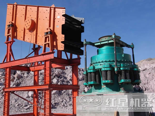 圓錐破碎機作業現場圖 圓錐破碎機作業現場圖