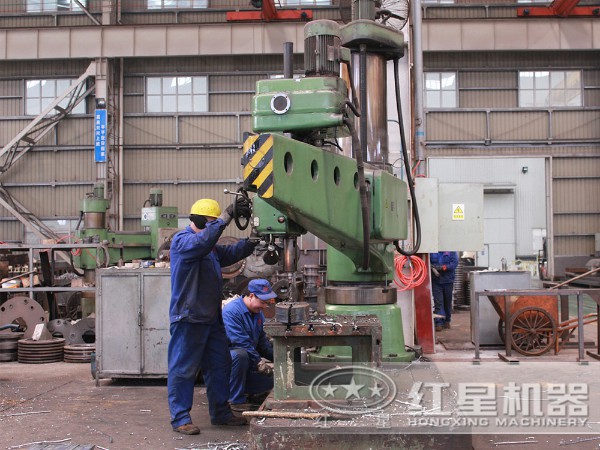 技術精湛的操作人員作業現場 技術精湛的操作人員作業現場