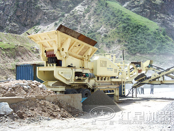 HX1349HD125輪胎式移動破碎站生產現(xiàn)場 HX1349HD125輪胎式移動破碎站生產現(xiàn)場