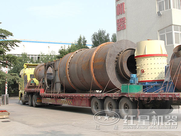 新型復合式破碎機發貨現場 新型復合式破碎機發貨現場