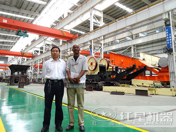 來(lái)廠選購(gòu)設(shè)備的客戶(hù)