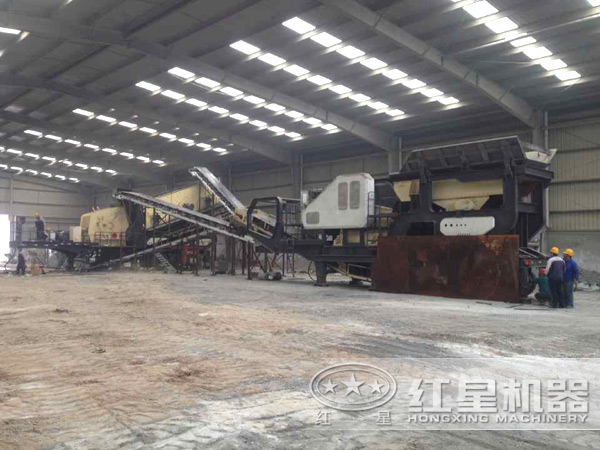 時產(chǎn)400噸混凝土移動破碎站生產(chǎn)現(xiàn)場 時產(chǎn)400噸混凝土移動破碎站生產(chǎn)現(xiàn)場