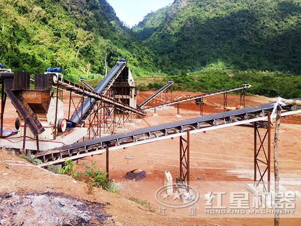 風化砂反擊式破碎機生產現場 風化砂反擊式破碎機生產現場