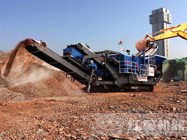 移動碎沙機(jī)作業(yè)現(xiàn)場 移動碎沙機(jī)作業(yè)現(xiàn)場