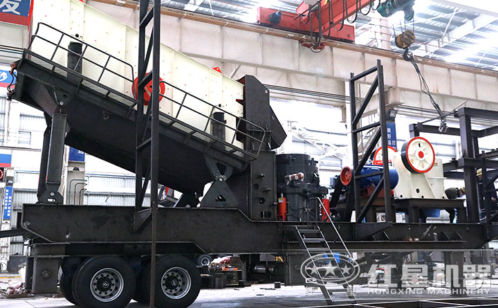 移動破碎機焊接現場 移動破碎機焊接現場