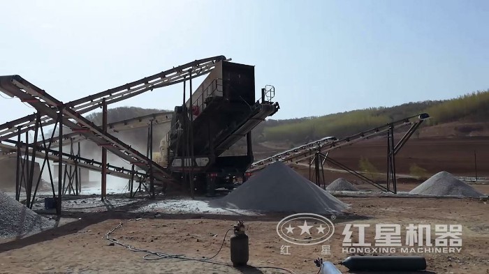 北京移動碎石機客戶現(xiàn)場 北京移動碎石機客戶現(xiàn)場