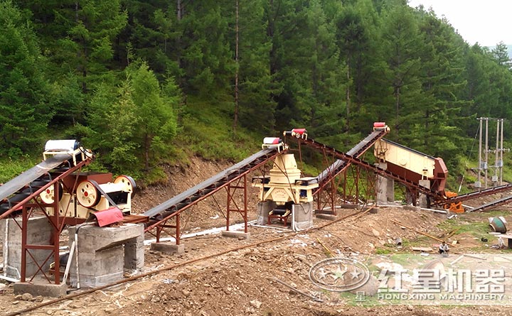 時(shí)產(chǎn)40噸制砂生產(chǎn)線現(xiàn)場(chǎng) 時(shí)產(chǎn)40噸制砂生產(chǎn)線現(xiàn)場(chǎng)
