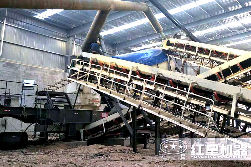 濟源客戶移動型石子廠設(shè)備現(xiàn)場 濟源客戶移動型石子廠設(shè)備現(xiàn)場