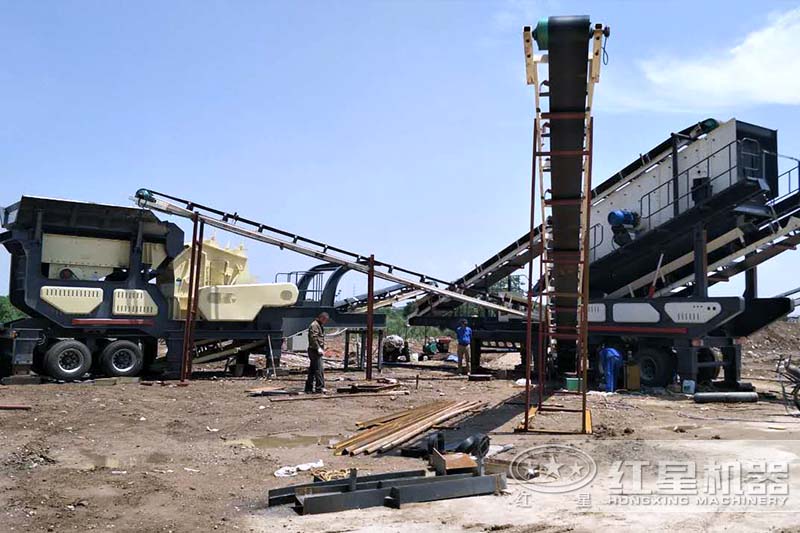 移動砂石破碎機設備現(xiàn)場 移動砂石破碎機設備現(xiàn)場