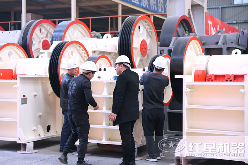 顎式破碎機車間內 顎式破碎機車間內