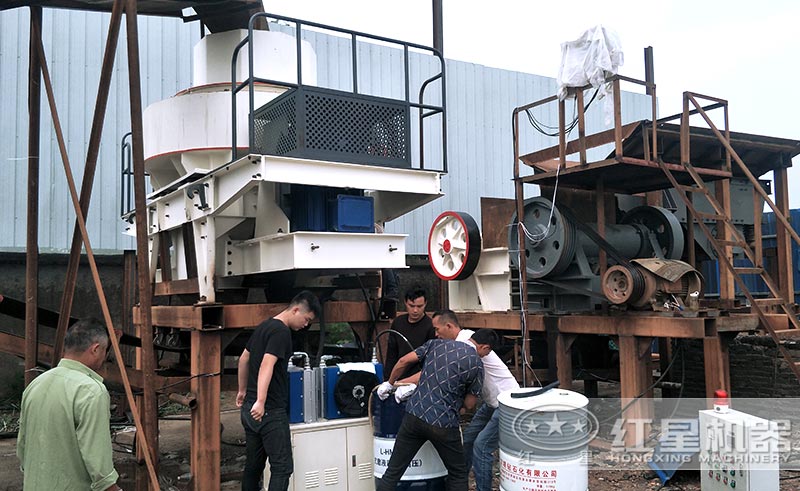 大型機制砂設備安裝中 大型機制砂設備安裝中