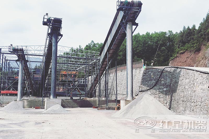 制砂生產(chǎn)現(xiàn)場 制砂生產(chǎn)現(xiàn)場