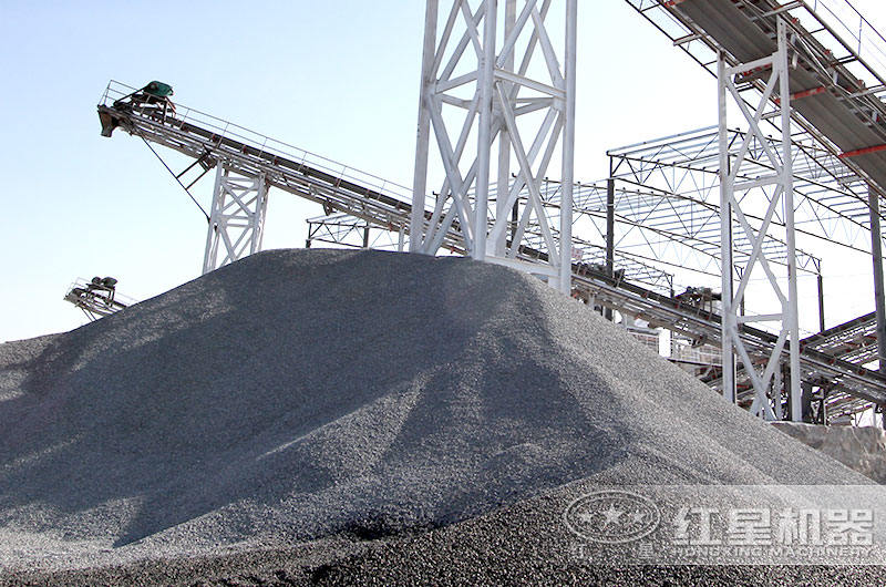 青石制砂生產(chǎn)現(xiàn)場 青石制砂生產(chǎn)現(xiàn)場