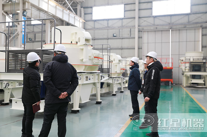 客戶來廠參觀考察制砂機(jī)設(shè)備 客戶來廠參觀考察制砂機(jī)設(shè)備